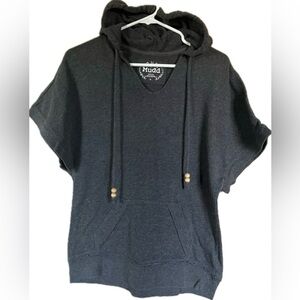 Mudd short sleeve Gray hoodie- large front pocket! Vintage. Excellent condition.